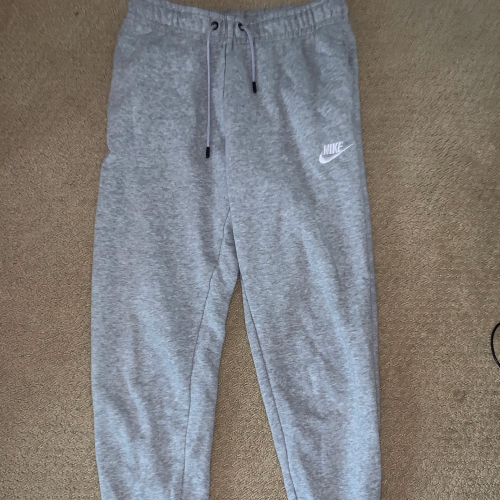 grey nike sweatpants